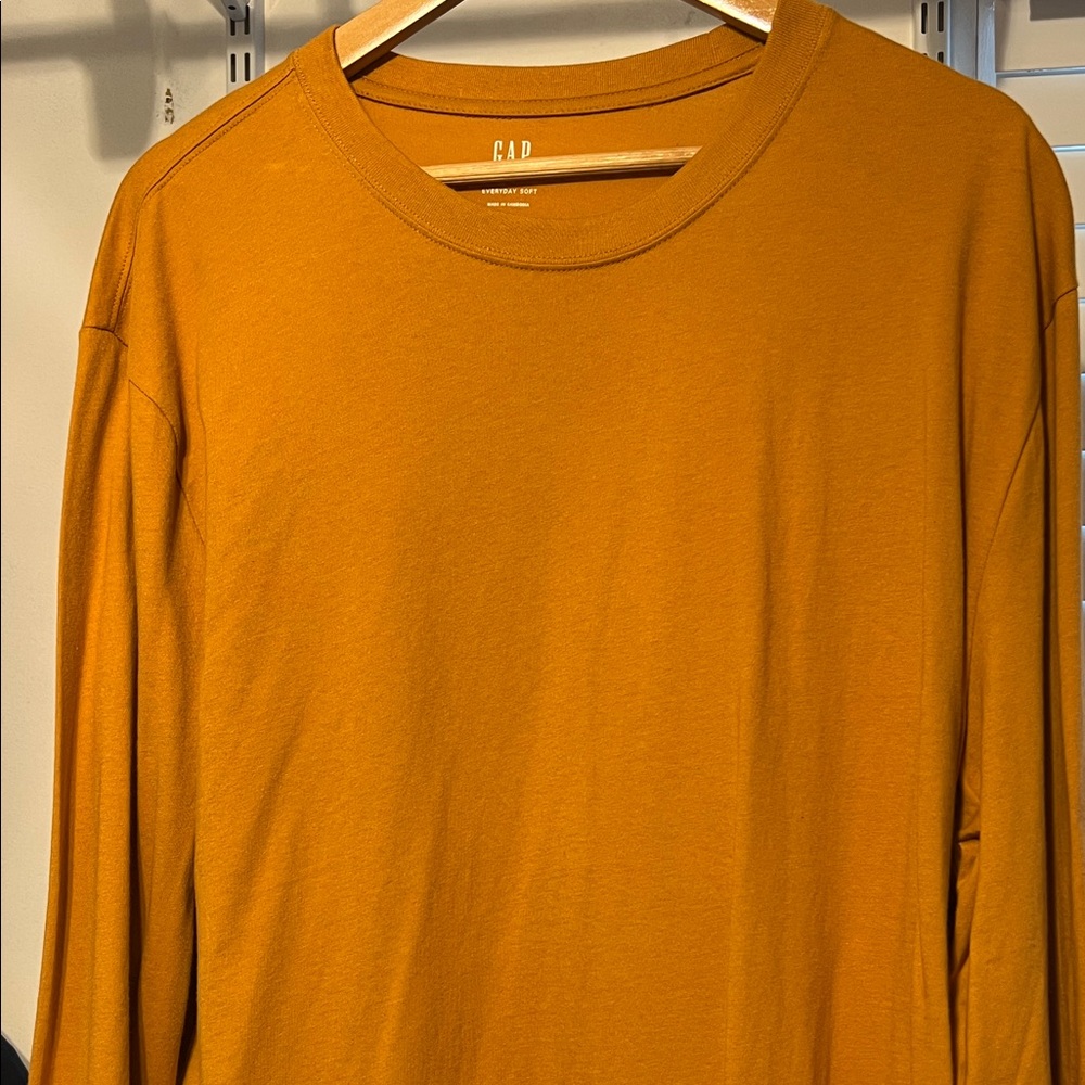GAP Men's Amber Long Sleeve Tee